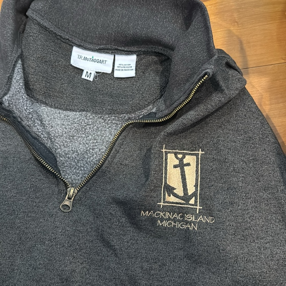 Medium pull over - Picture 2 of 2